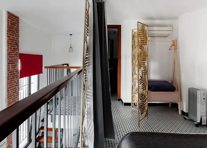 Sh El Teatro. Duplex Industrial En El Falla. Cadix